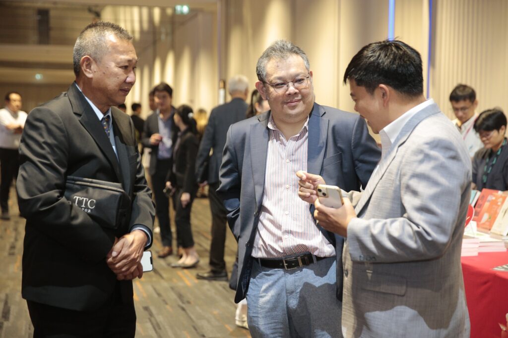 สัมมนา PRACHACHAT EXCLUSIVE FORUM 2025 ‘คน…พลิกวิกฤต’