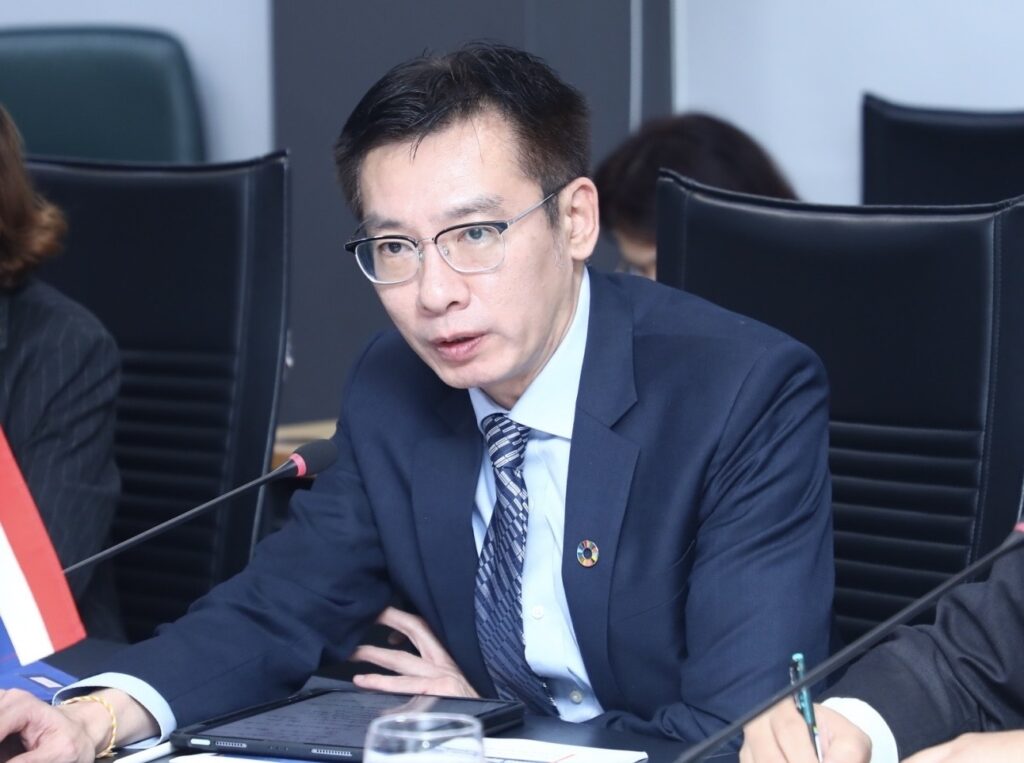 ศ.ดร.ศุภชัย ปทุมนากุล