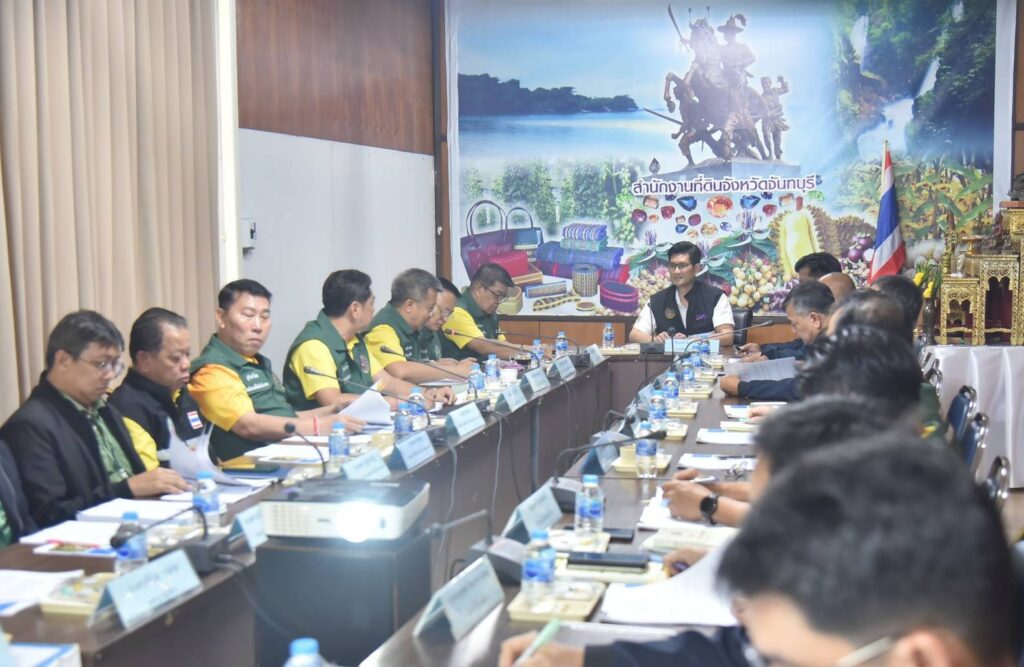 นายนภินทร ศรีสรรพางค์
