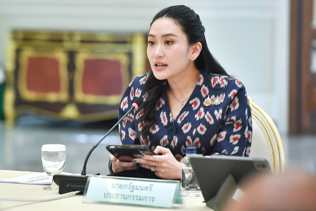 นายกฯ นั่งหัวโต๊ะประชุมบอร์ดกระตุ้นเศรษฐกิจ เคาะลอตแรกกว่าแสนล้าน