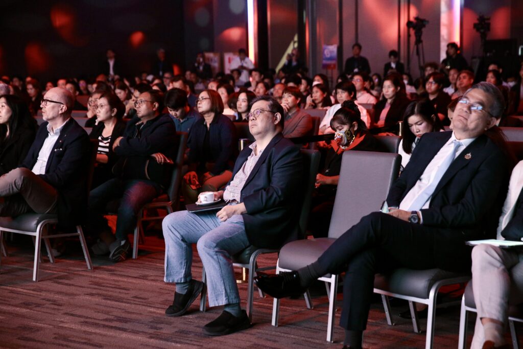 สัมมนา PRACHACHAT EXCLUSIVE FORUM 2025 ‘คน…พลิกวิกฤต’