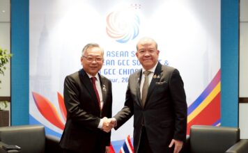 พิชัย นริพทะพันธุ์
