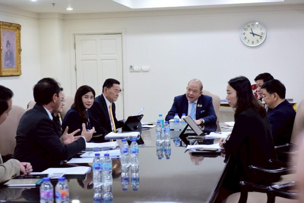 นายพิชัย นริพทะพันธุ์