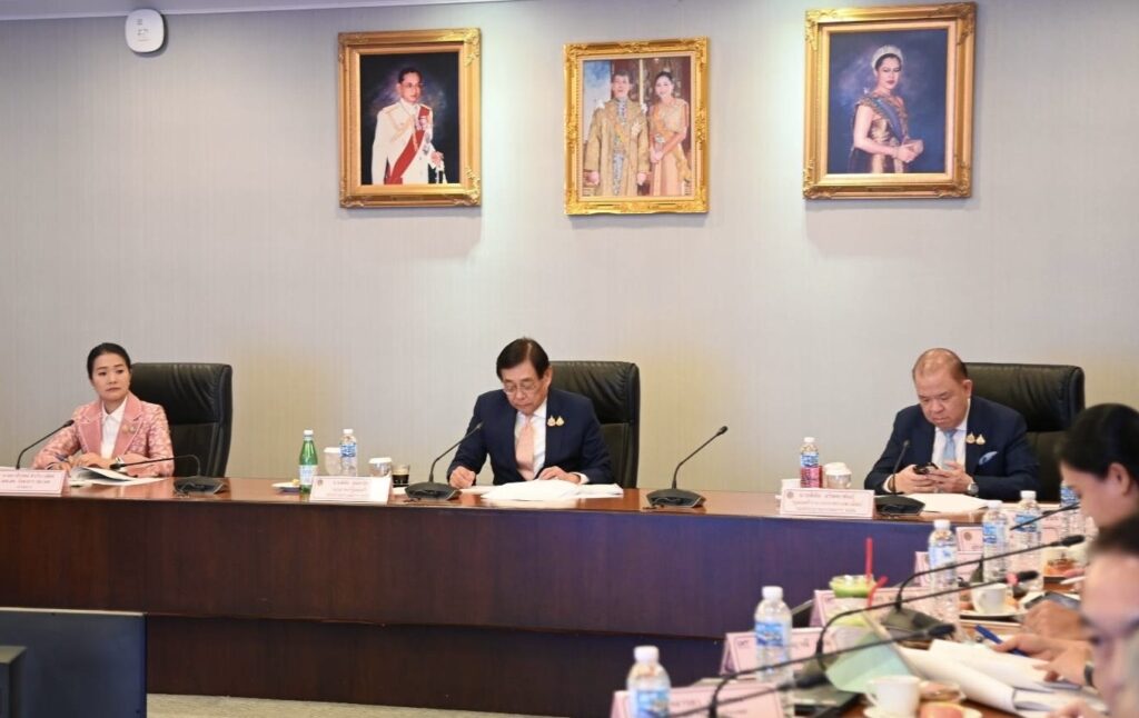 นายพิชัย ชุณหวชิร