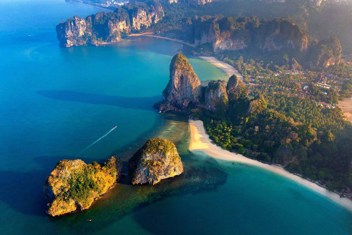 ชง 10 ข้อเสนอเร่งด่วนถึงรัฐบาล จัดตั้งกองทุน 5 พันล้าน ปรับระบบนิเวศท่องเที่ยวไทย