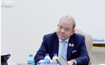นายพิชัย นริพทะพันธุ์
