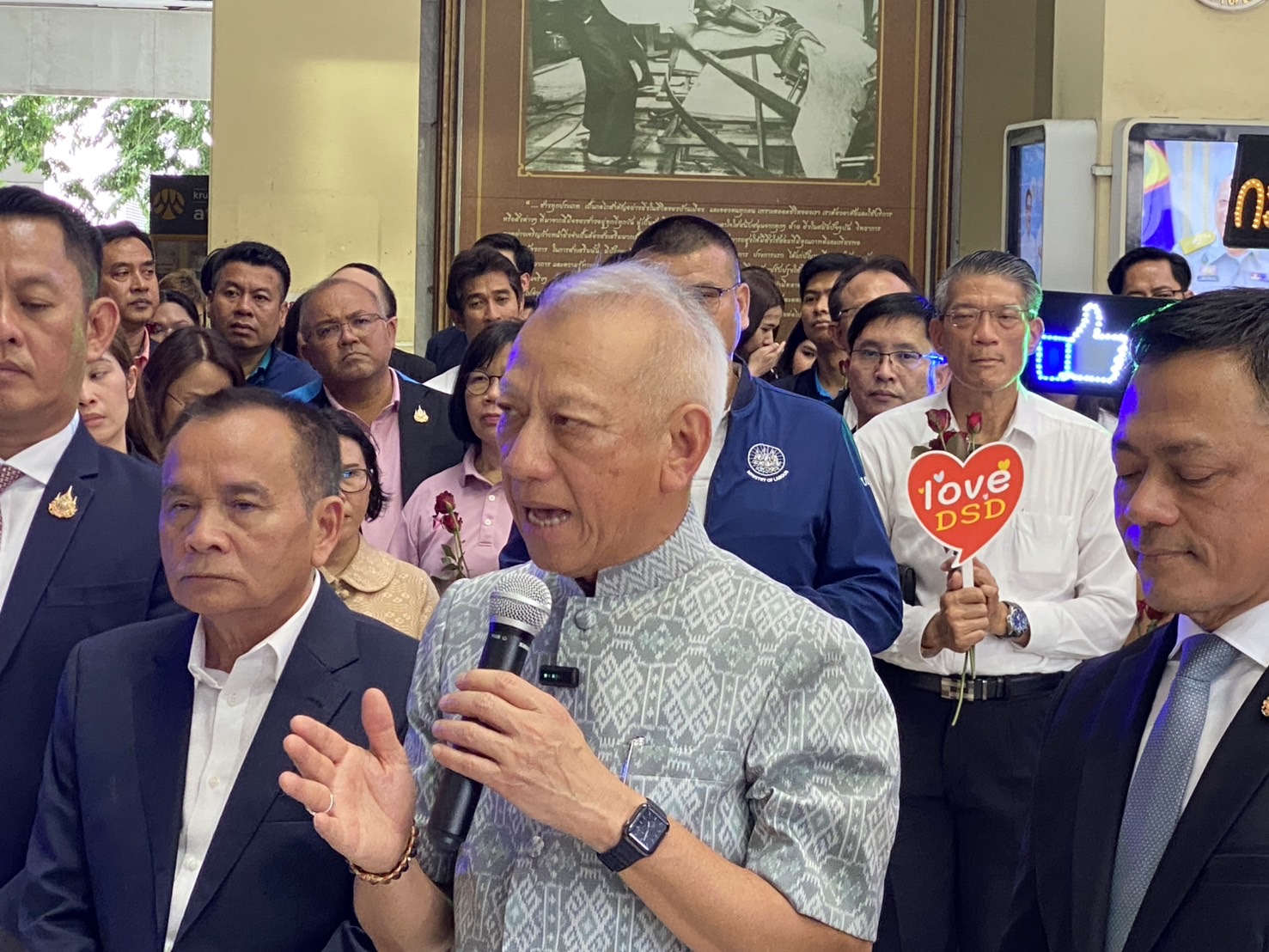 พิพัฒน์ ปิดฉากรมต.แรงงาน หลังภูมิใจไทยถอนตัวจากรัฐบาล