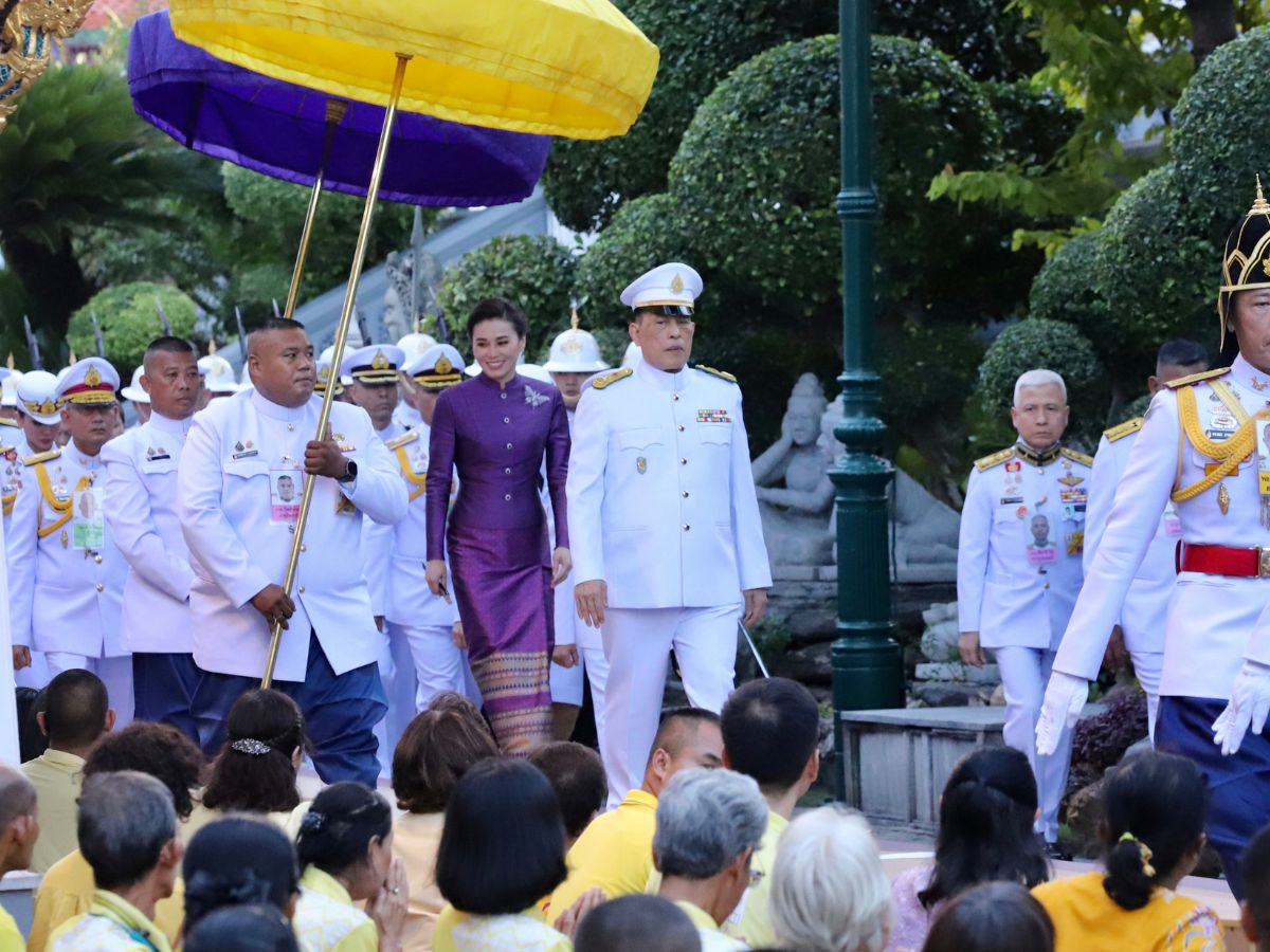 ในหลวง พระราชินี ทรงประกอบพิธีมังคลาภิเษก “เหรียญ ร.10”