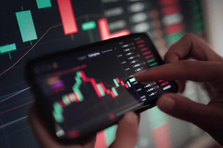 Foreigners dump stocks