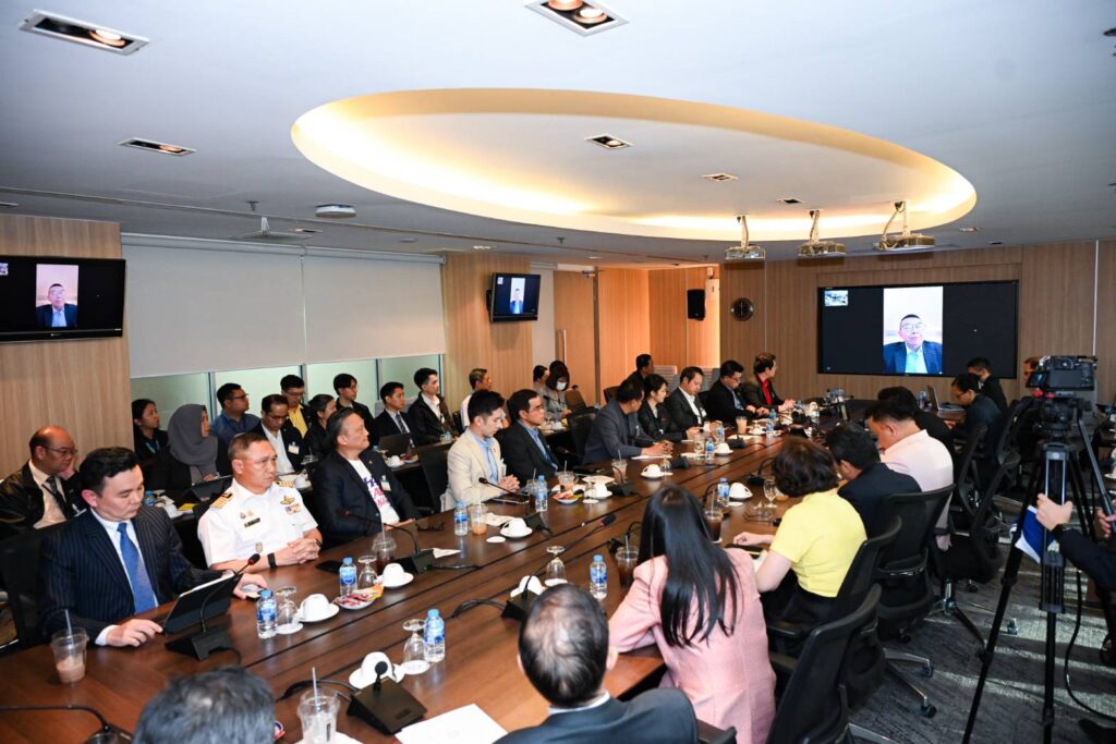 ประชุมเตรียมแผนช่วยคนไทยในกัมพูชา