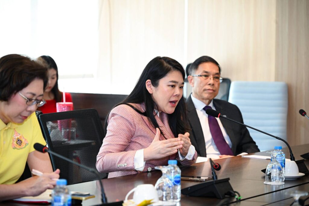 ประชุมเตรียมแผนช่วยคนไทยในกัมพูชา