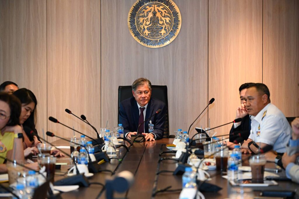 ประชุมเตรียมแผนช่วยคนไทยในกัมพูชา
