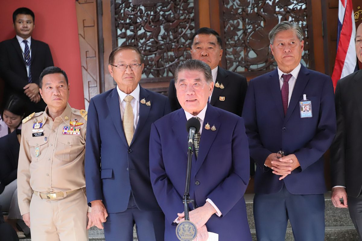 ภูมิธรรมยังไม่ประกาศภาวะสงคราม​ ลั่น​ยังยึดหลักสันติวิธี​ เร่งอพยพรัศมี​ 50 กม.​