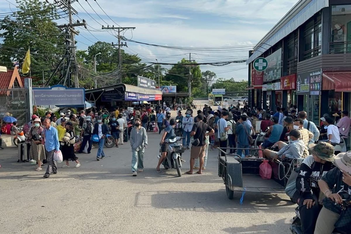 สระแก้ว คนไทย-กัมพูชากว่า 3 พันคน แห่เดินทางกลับจากปอยเปต-อรัญประเทศ