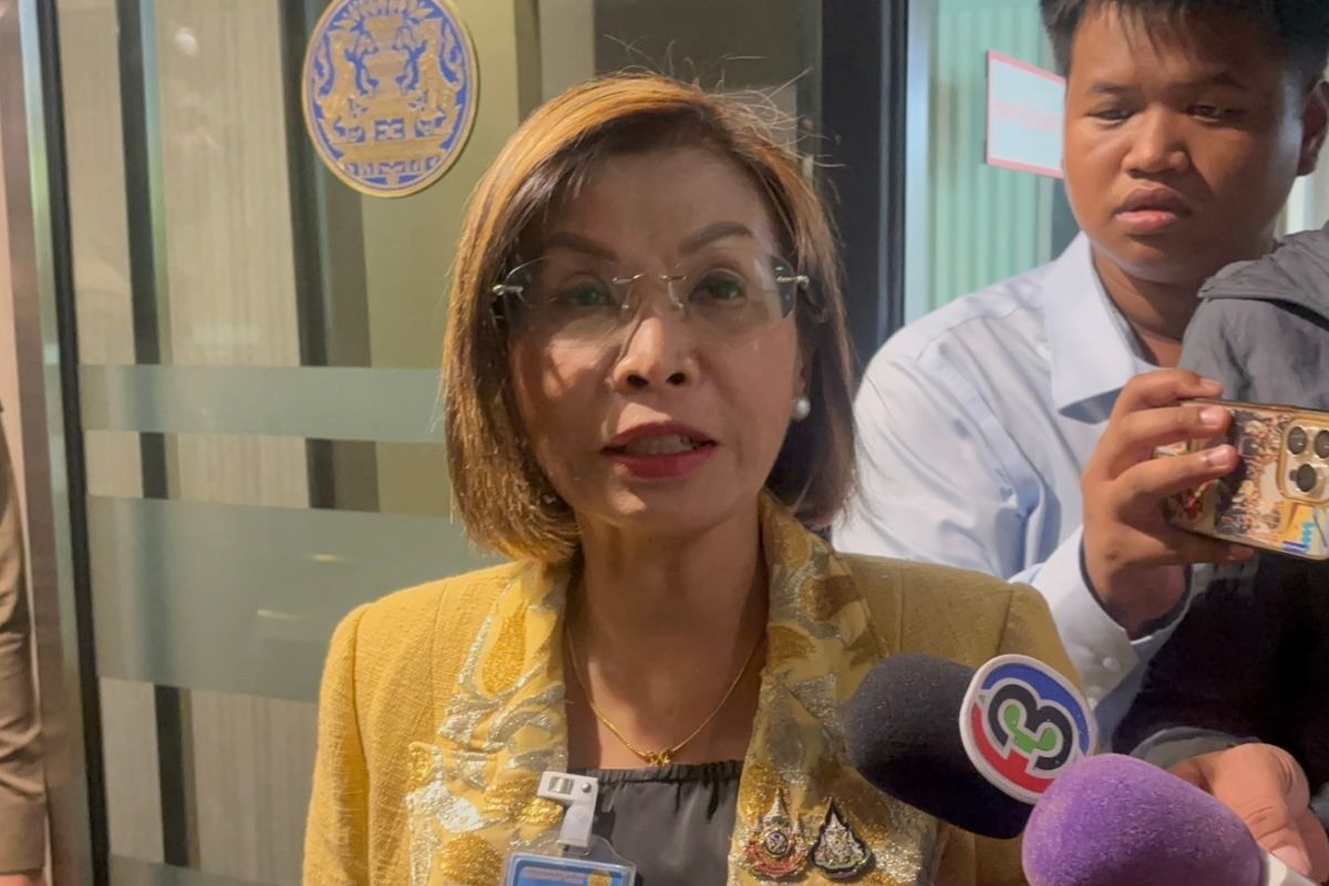 มนพร ลั่น รองประธานสภาเป็นเรื่องเพื่อไทย ยันทักษิณช่วยหาเสียงศรีสะเกษ