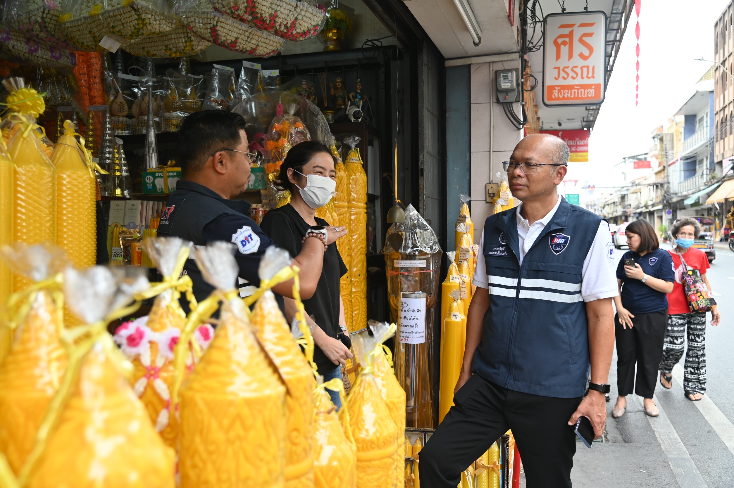 พาณิชย์ผนึก สคบ.-CIB ตรวจชุดสังฆภัณฑ์ วันพระใหญ่ ย้ำห้ามฉวยโอกาส