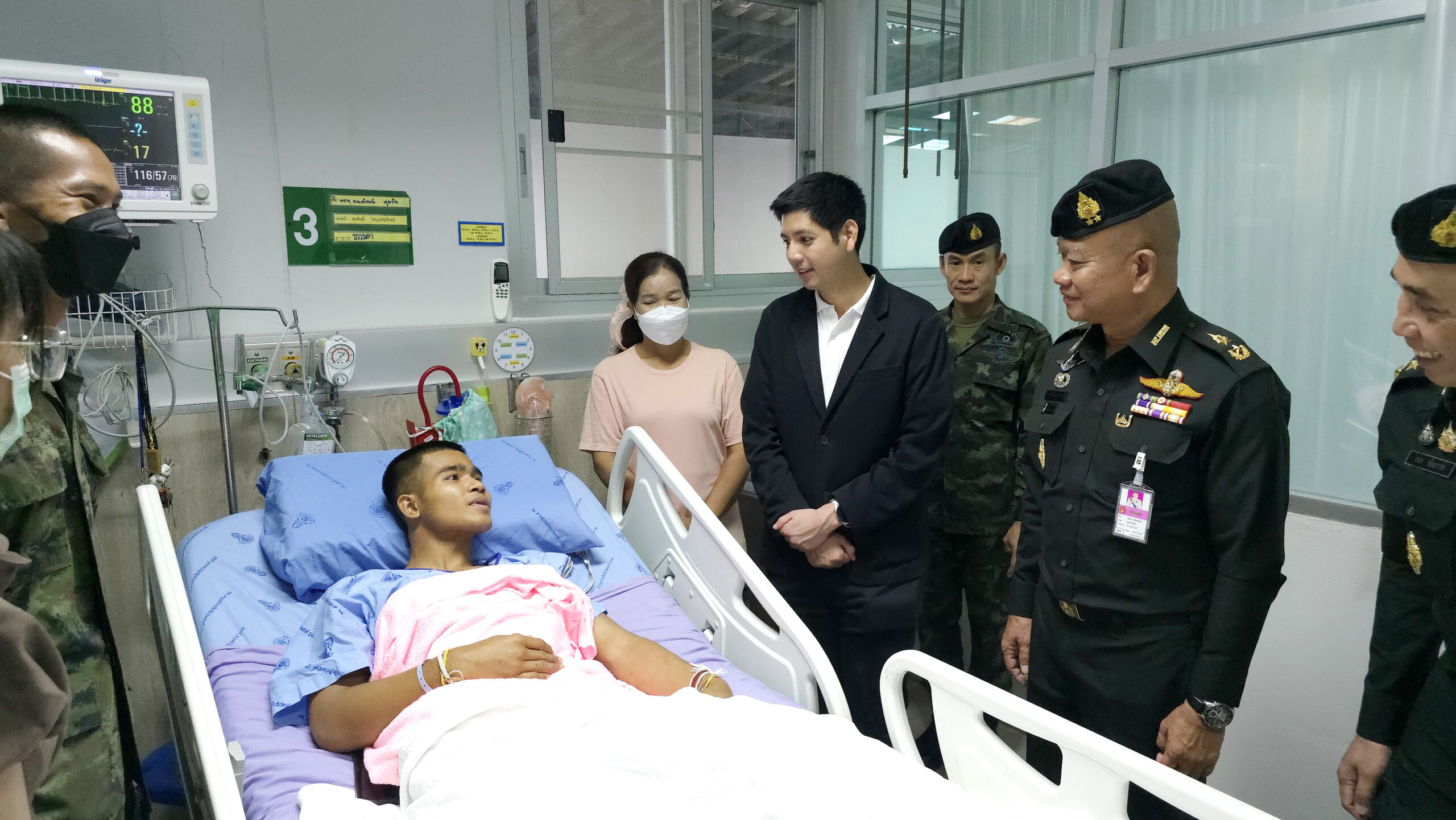 GULF มอบเงิน 1.2 ล้าน ช่วยทหารเหยียบกับระเบิด ชายแดนไทย-กัมพูชา จ.อุบลฯ