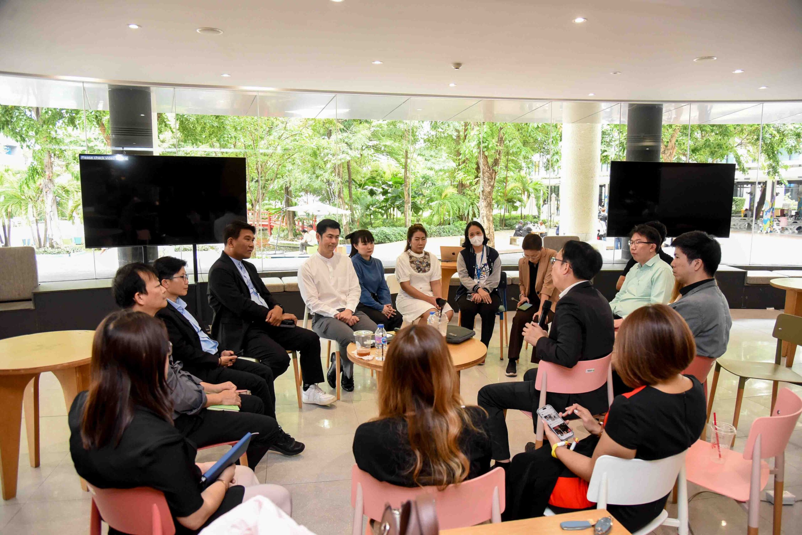 ม.หอการค้าไทย สร้างปรากฏการณ์เรียนยุคใหม่ AI-First University