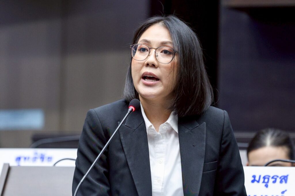 น.ส.นฤนันมนต์ ห่วงทรัพย์