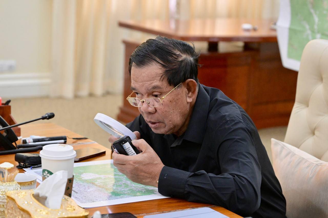 ส่องเทคโนโลยีวิทยุสื่อสาร “ฮุน เซน” ใส่ซิมการ์ด มี GPS สั่งการแนวรบระยะไกล-ข้ามจังหวัดได้