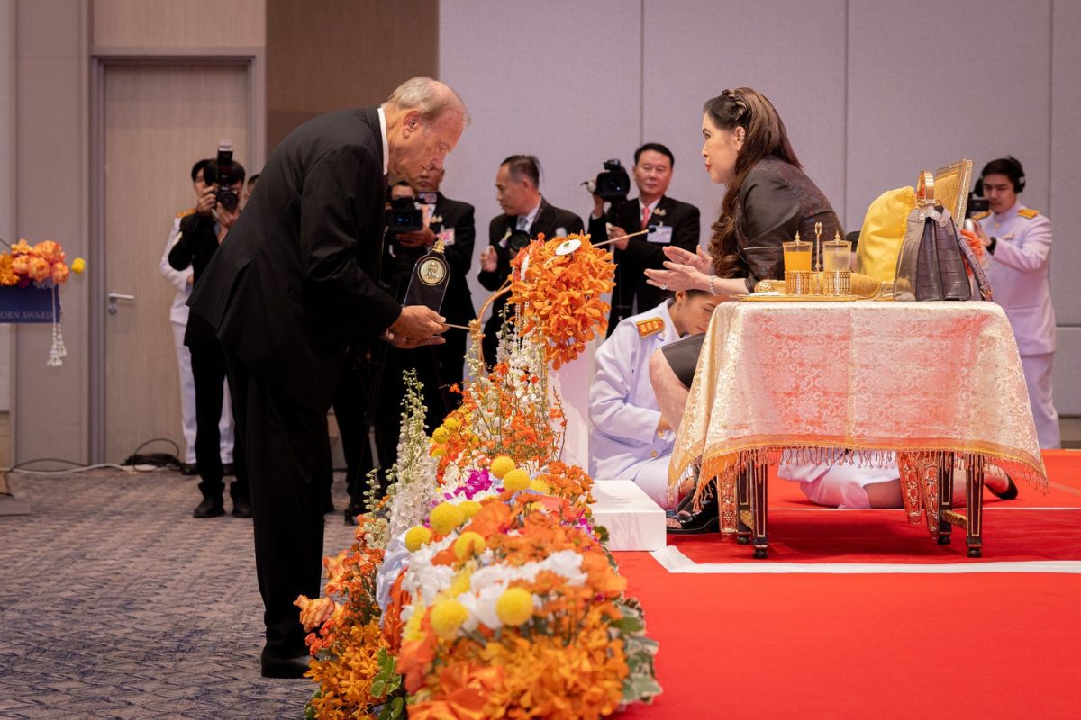 ศ.ดร.สมเด็จเจ้าฟ้าฯ กรมพระศรีสวางควัฒน วรขัตติยราชนารี พระราชทาน “รางวัลสมเด็จเจ้าฟ้าจุฬาภรณ์”