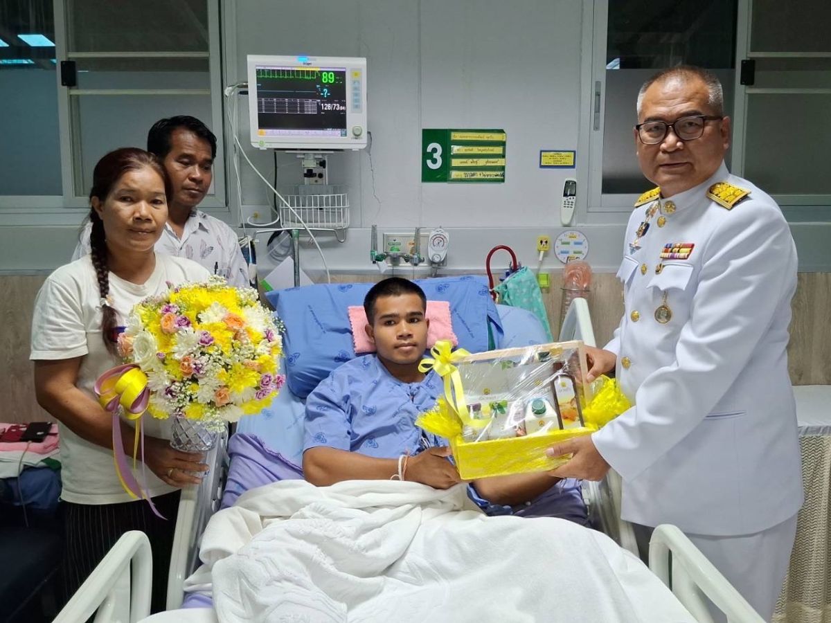 ในหลวง ทรงรับผู้บาดเจ็บเหตุชายแดนกัมพูชา ไว้ในพระบรมราชานุเคราะห์