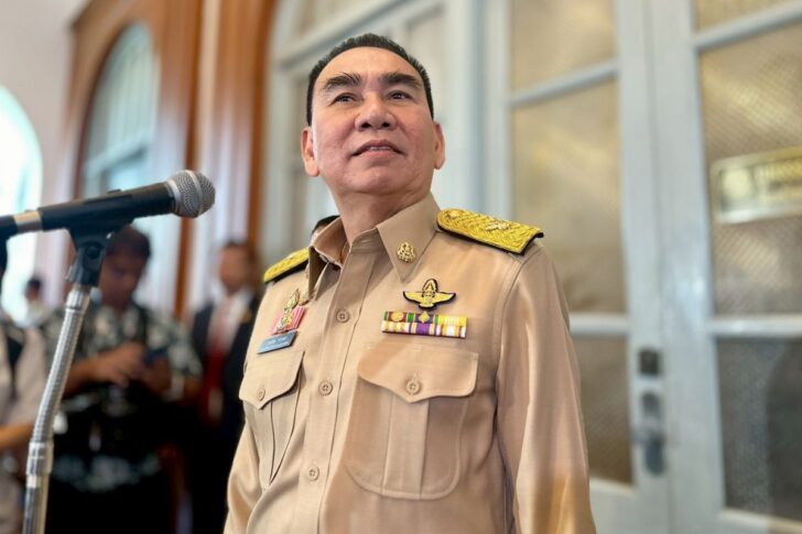 เดชอิศม์ ขาวทอง เดชอิศม์ ขาวทอง