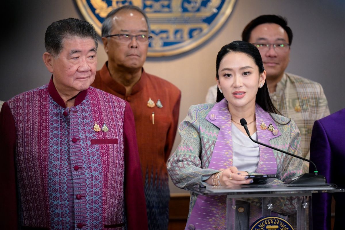ภูมิธรรม เผย ‘แพทองธาร’ เล็งขอศาลขยายเวลาเพิ่ม 15 วัน แจงข้อกล่าวหาปมคลิปเสียง