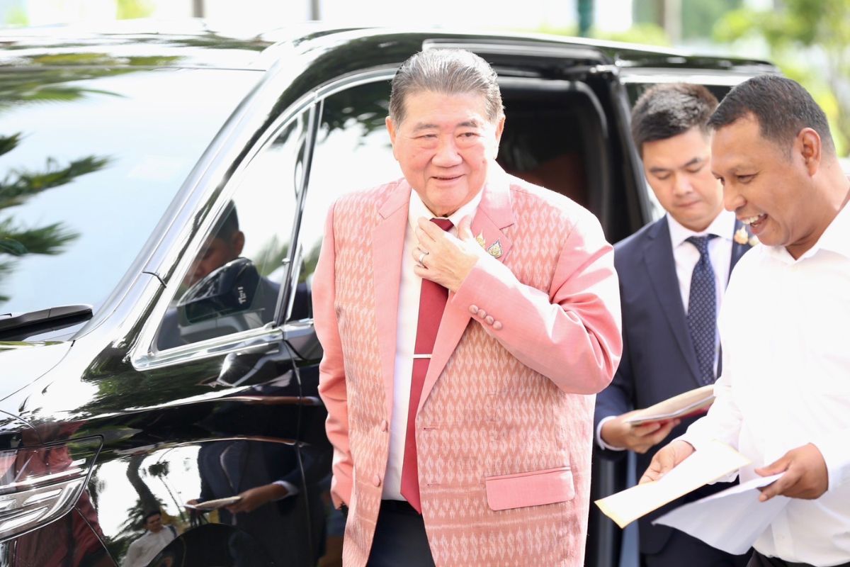 ภูมิธรรม สั่ง สุชาติ เร่งแก้ปัญหาในวงการสงฆ์ จี้ยกร่างฯ กม.ปกป้องพระพุทธศาสนา
