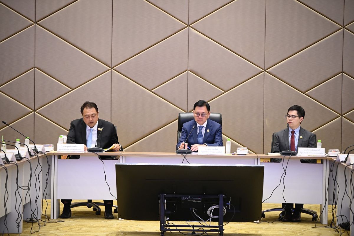 จตุพร มอบ 10 ภารกิจเร่งด่วน ให้ข้าราชการกระทรวงพาณิชย์ขับเคลื่อน