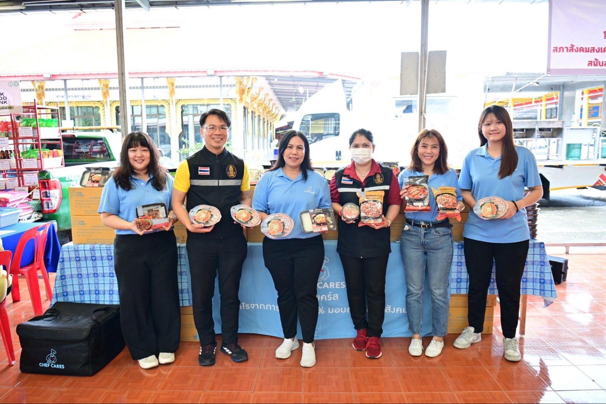 ‘มาริษา เจียรวนนท์’ นำทีมบริจาคอาหาร-ของใช้ ช่วยเหลือวัดยางพระอารามหลวง