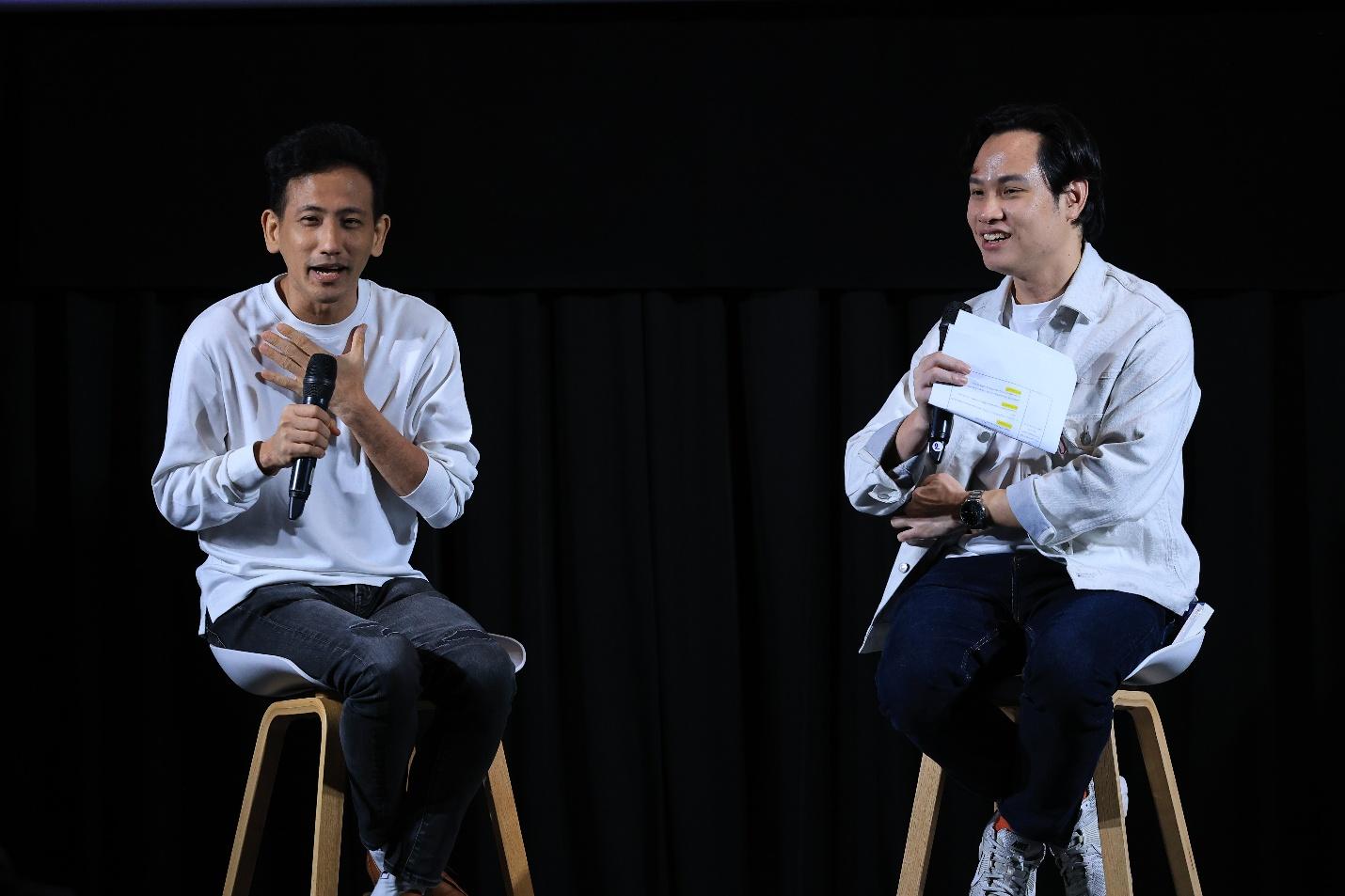 ภาพ 7 : เรียนรู้วิธีเยียวยาจิตใจกับคู่หูนักจิตบำบัด ธรรศภาคย์ เลิศเศวตพงศ์ และ สิทธิพงศ์ ศิริมาศเกษม ในหัวข้อ "Health Healing: ขออภัยที่บิดขี้เกียจ ในวันที่โลก (ไม่) เร่งรีบ" ภาพ 7 : เรียนรู้วิธีเยียวยาจิตใจกับคู่หูนักจิตบำบัด ธรรศภาคย์ เลิศเศวตพงศ์ และ สิทธิพงศ์ ศิริมาศเกษม ในหัวข้อ "Health Healing: ขออภัยที่บิดขี้เกียจ ในวันที่โลก (ไม่) เร่งรีบ"