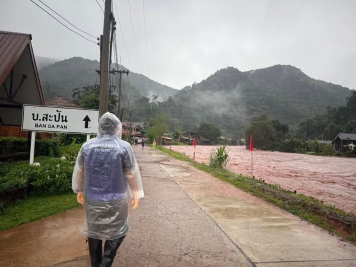 ฝนกระหน่ำ ‘น่าน’ ท่วมแล้วหลายอำเภอ เตือนแม่น้ำน่านเสี่ยงล้นตลิ่งเที่ยงวันนี้