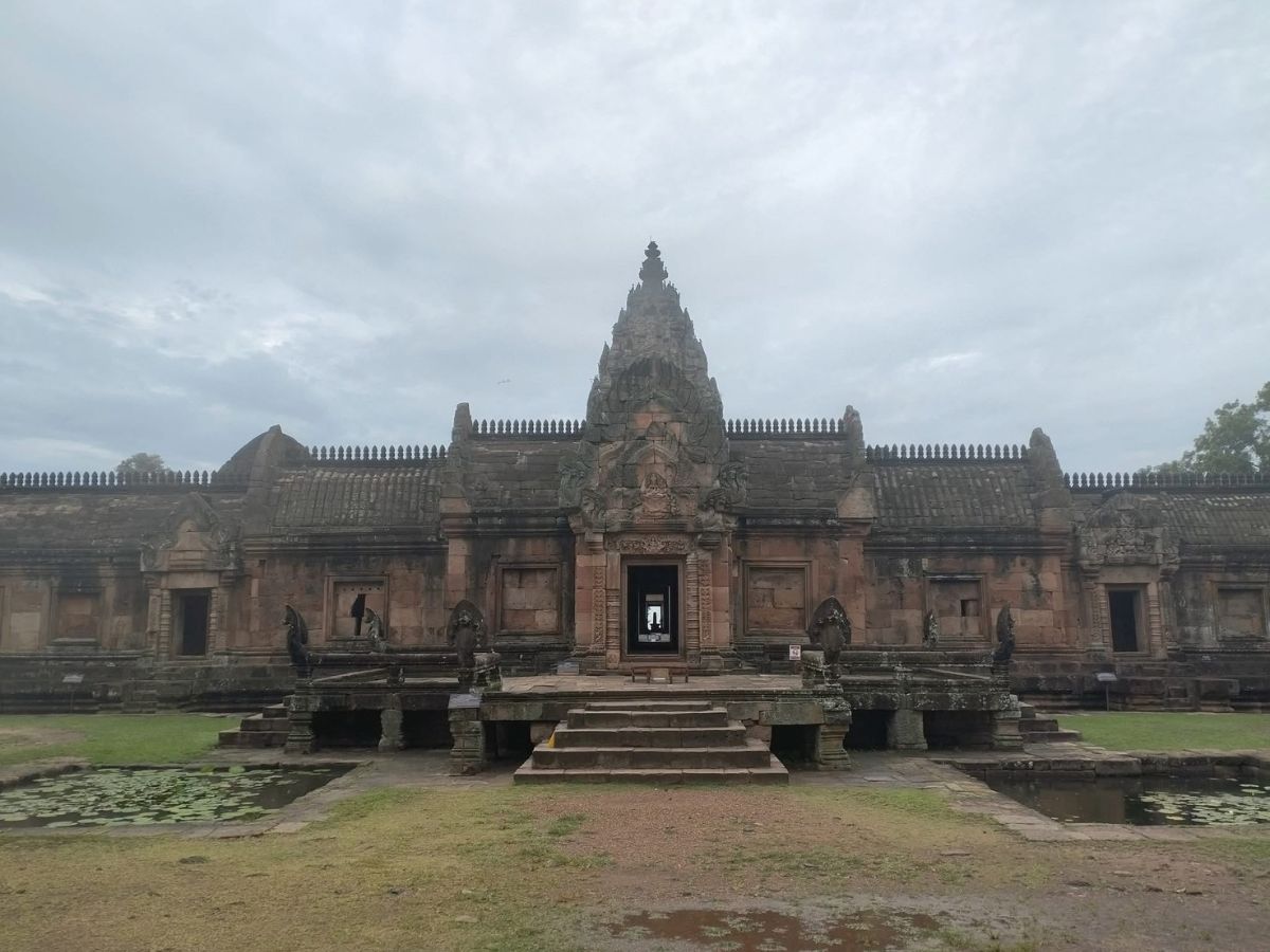 ปิดอุทยานฯพนมรุ้ง-ปราสาทเมืองต่ำ-ปราสาทบ้านพลวง เหตุปะทะไทย-กัมพูชา