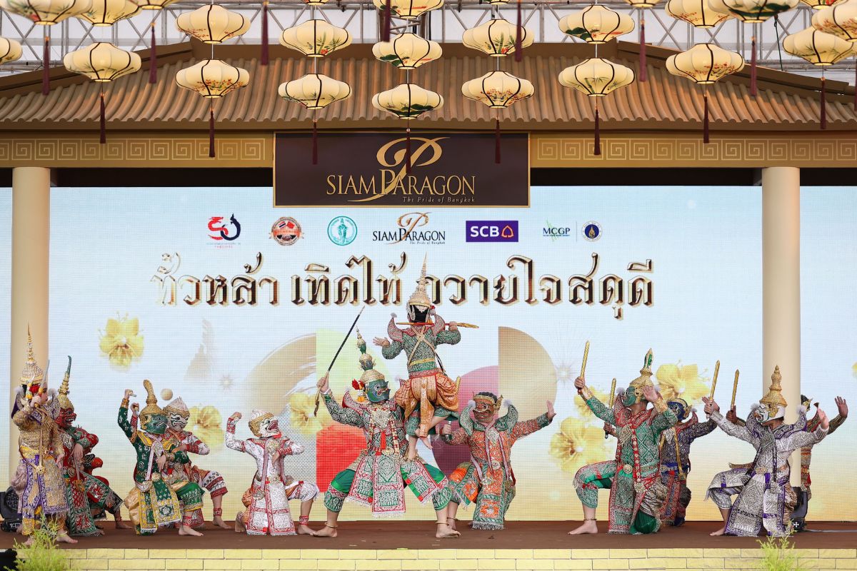สยามพารากอน โชว์ศิลปวัฒนธรรมสองแผ่นดิน กังฟูเส้าหลิน-นาฏศิลป์ไทย