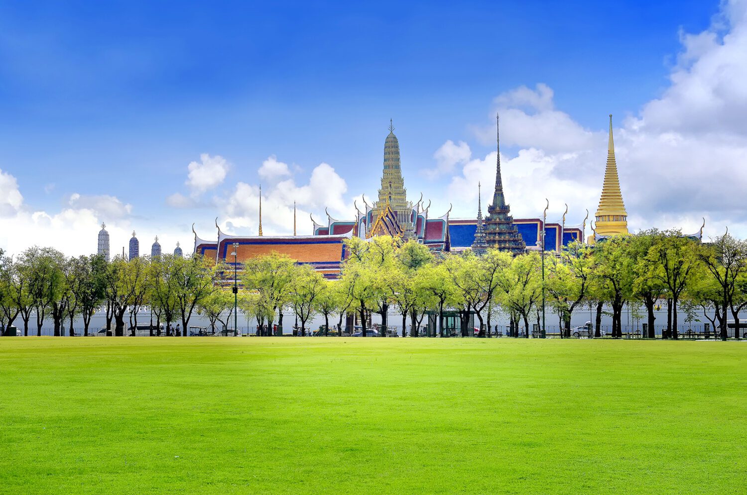 กทม. แจงเหตุปรับปรุงสนามหลวง
