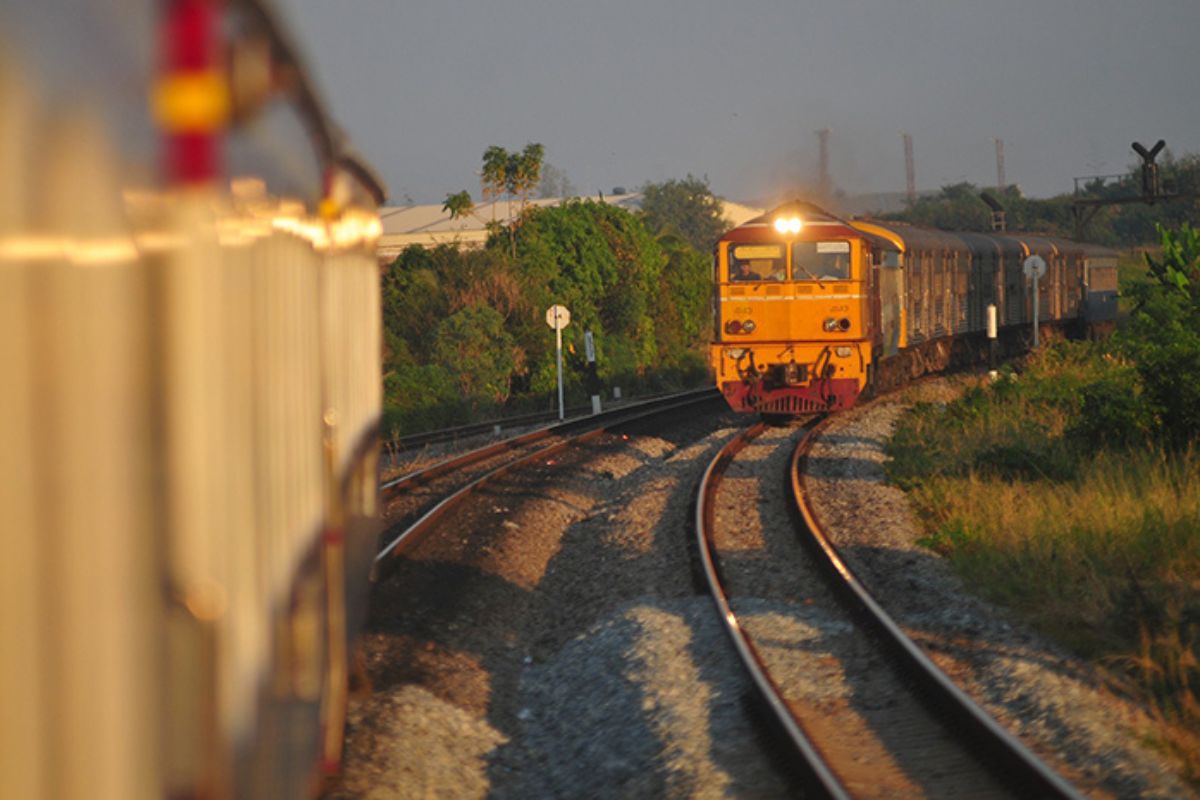 ‘สุริยะ’ เผยรถไฟทางคู่ระยะ 2 คืบหน้า ลุ้นบอร์ด สศช. อนุมัติ ก.ย.นี้