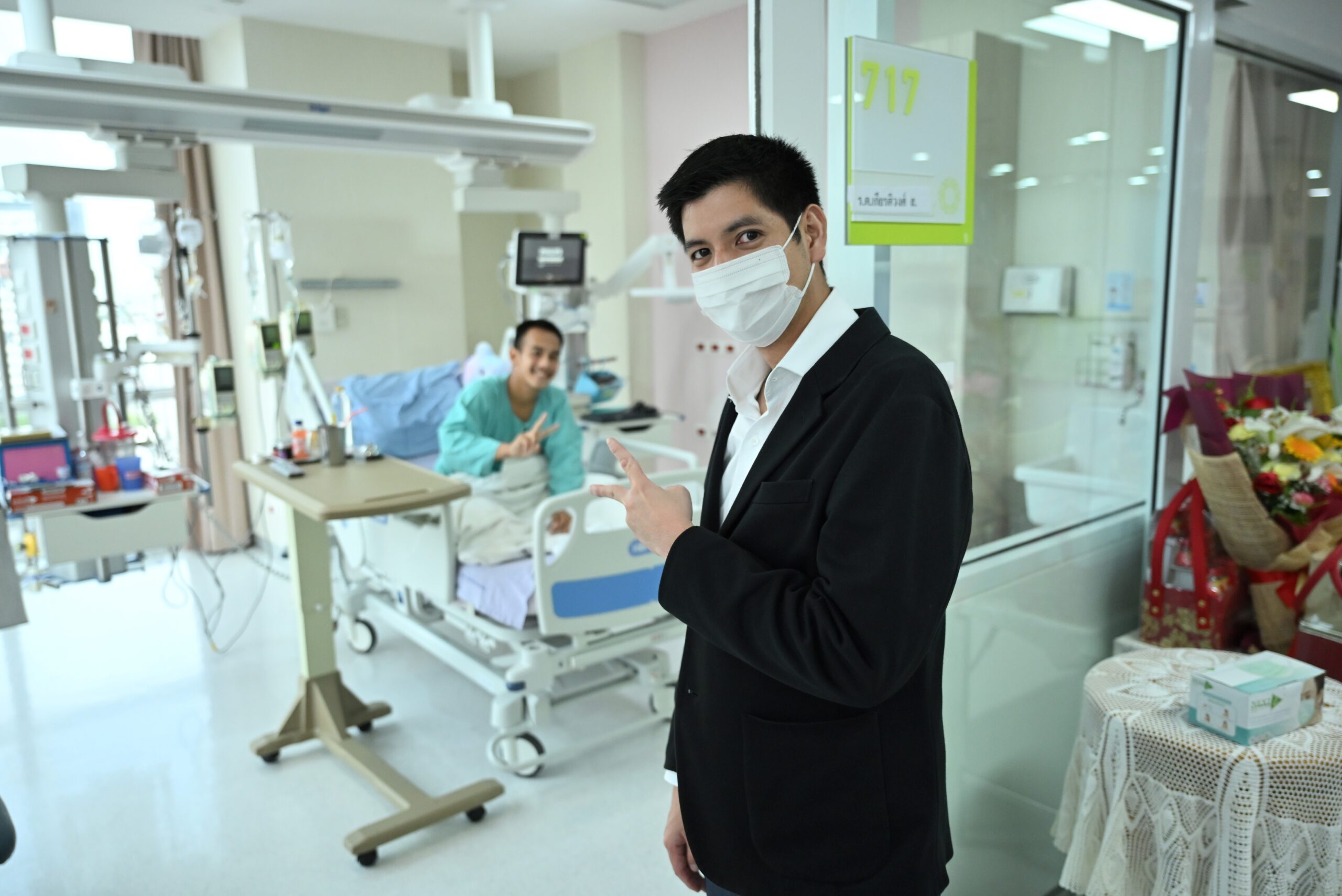 GULF มอบเงิน 2 ล้าน ให้ 2 ทหาร