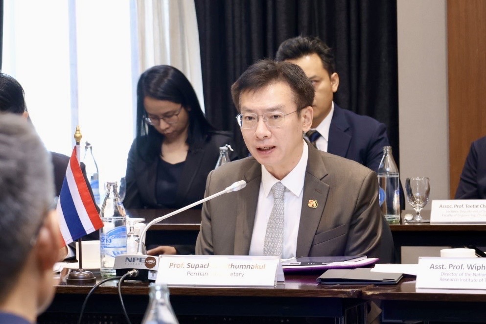 ส.ค.ศ.ดร.ศุภชัย ปทุมนากุล