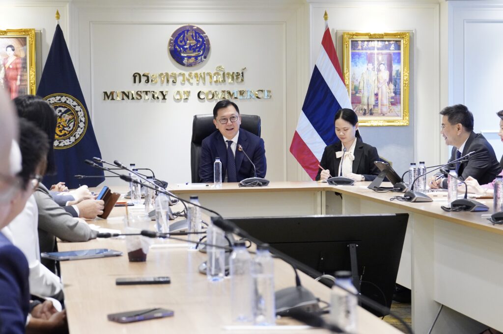 นายจตุพร บุรุษพัฒน์