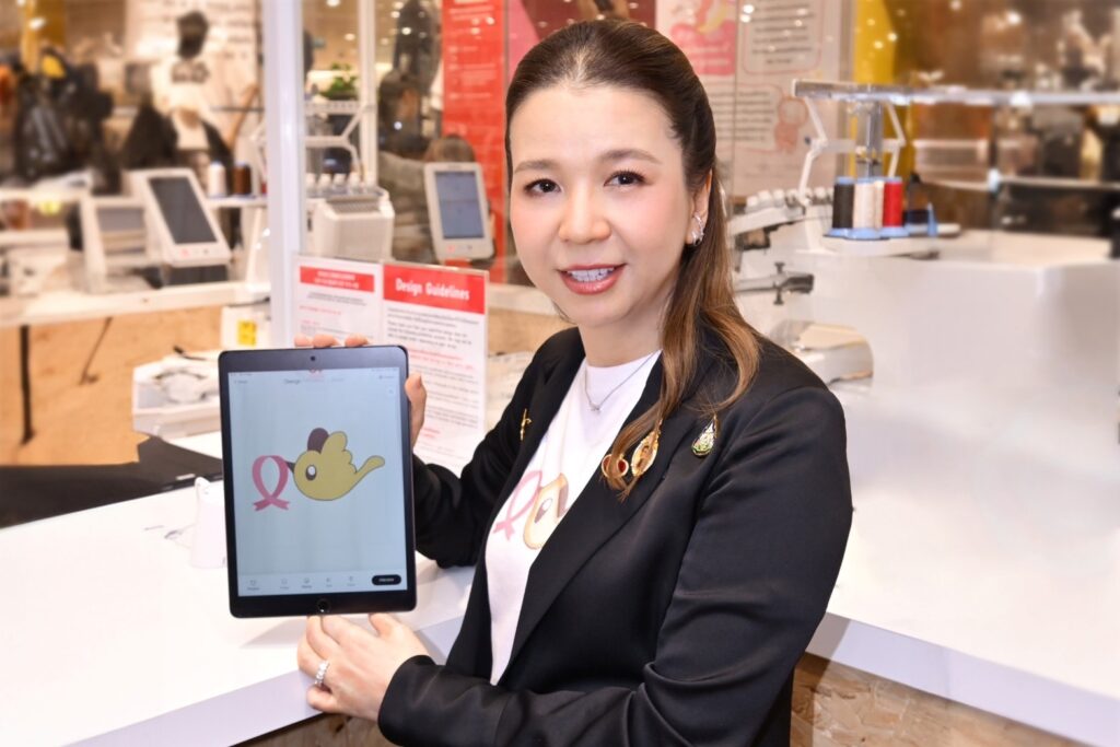 ยูนิโคล่ คอลเล็กชั่นใหม่ คอลแลบส์ มูลนิธิถันยรักษ์ฯ ตระหนักรู้ภัยมะเร็งเต้านม