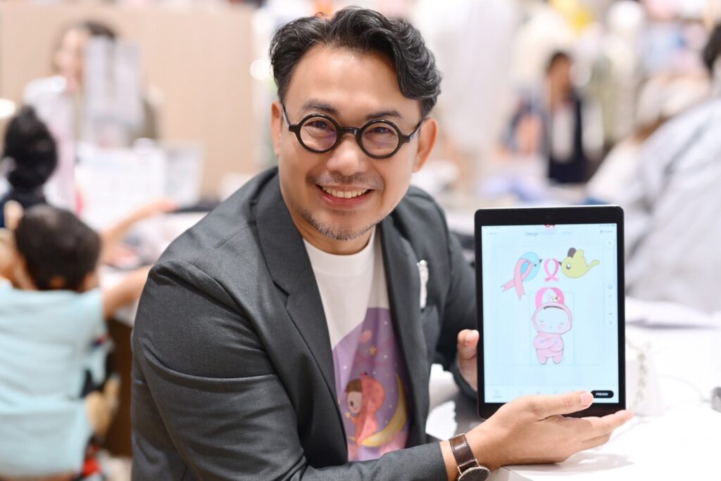 ยูนิโคล่ คอลเล็กชั่นใหม่ คอลแลบส์ มูลนิธิถันยรักษ์ฯ ตระหนักรู้ภัยมะเร็งเต้านม