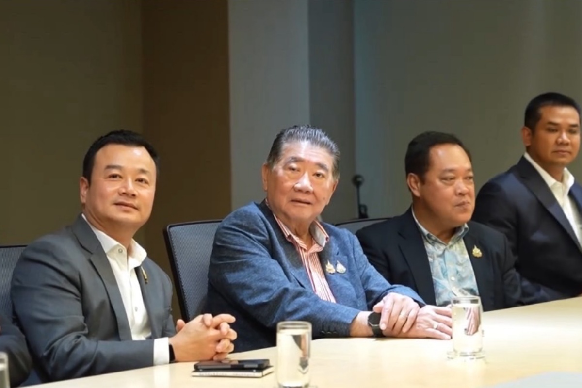 วงถก เพื่อไทย-ปชน. ยังไม่มีข้อสรุปชัดเท่าคุย อนุทิน พท.ย้อนอดีต ภท.ขวางแก้ รธน.