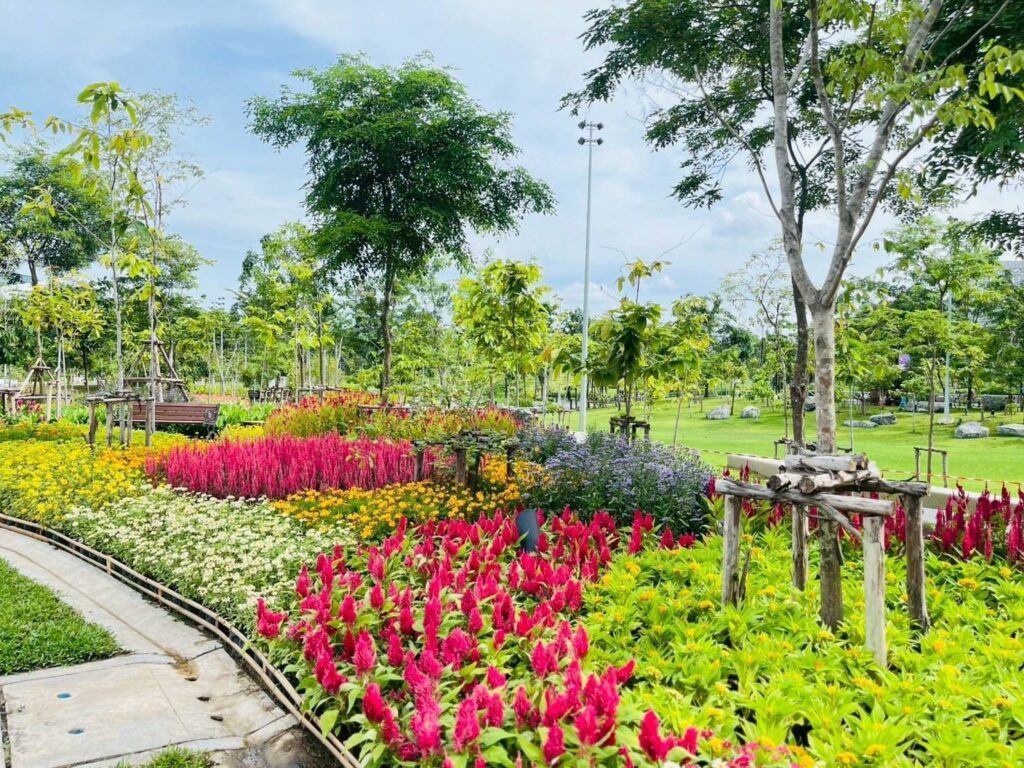 สวนจากภูผาสู่มหานที 