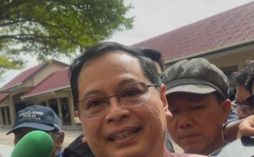นายปกรณ์ นิลประพันธ์