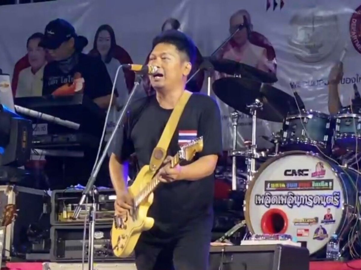 ‘เสก โลโซ’ พาวงมีนบุรี ส่งดนตรีบำบัดใจผู้ประสบเหตุชายแดน