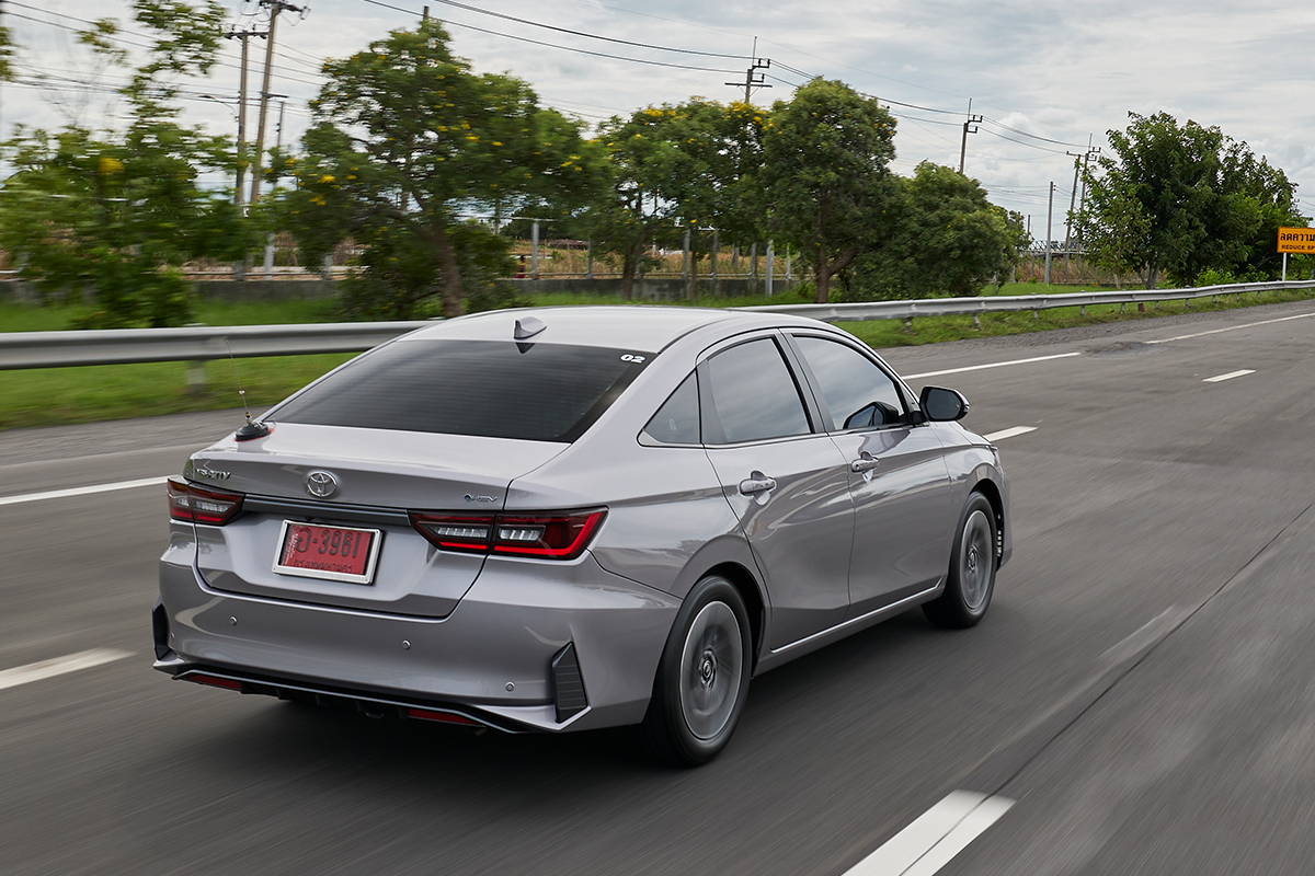 โตโยต้า ยาริส เอทีฟ ไฮบริด