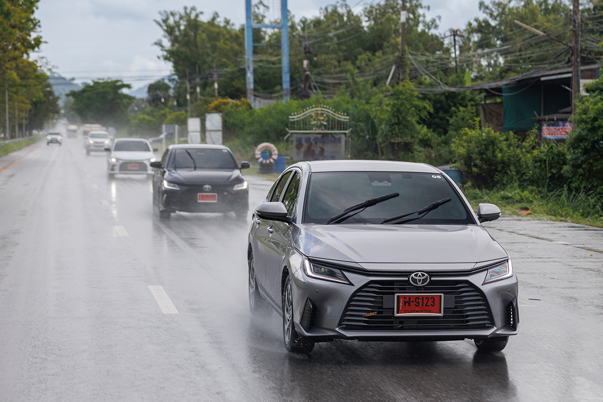 โตโยต้า ยาริส เอทีฟ ไฮบริด