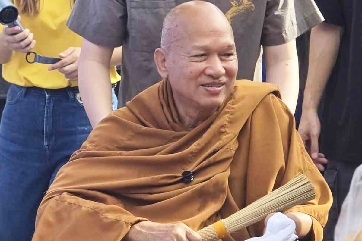 หลวงพ่ออลงกตยอมสึกแล้ว หลังถูกควบคุมตัวดำเนินคดี