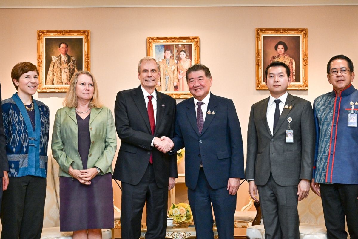 ภูมิธรรม พบทูตสหรัฐ รับคุยเรื่องภาษี เผย ‘ทรัมป์’ เล็งเยือนไทย